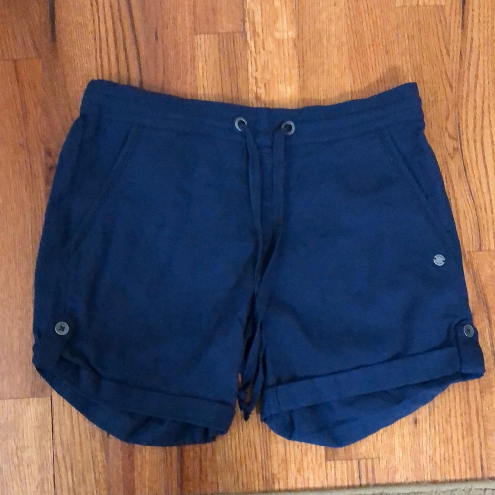 NWT- Roxy navy shorts size xs